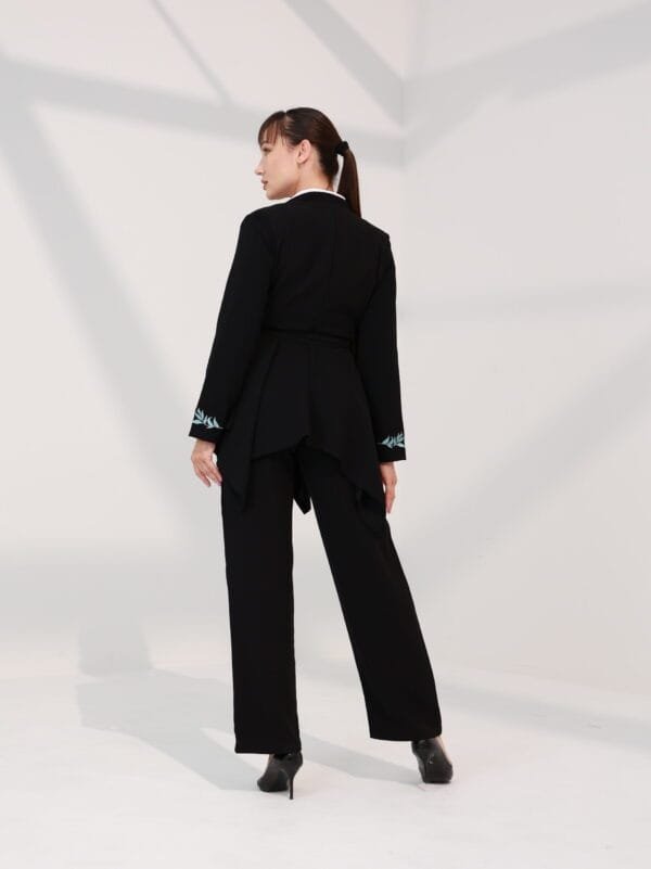 Black Embroidered suit - Image 5